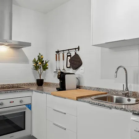 Beautiful 2-Bedroom Apartment Near Center And Beach Estepona Exterior photo