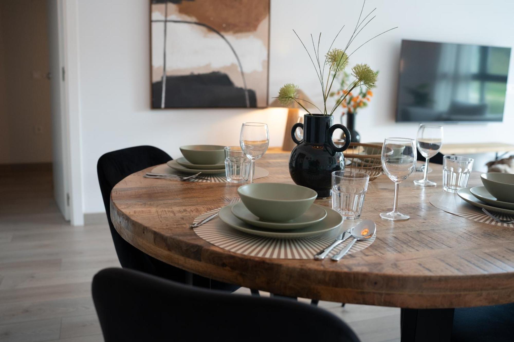 Appartement Beautiful 2-bedroom Near Center And *